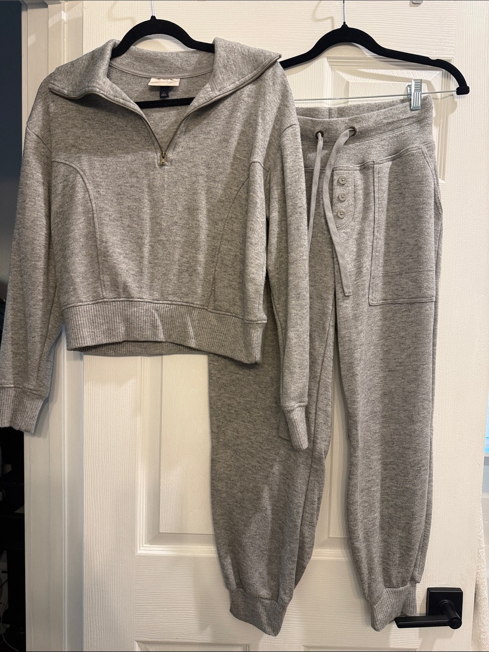 Universal Threads/ Target sweater and jogger set